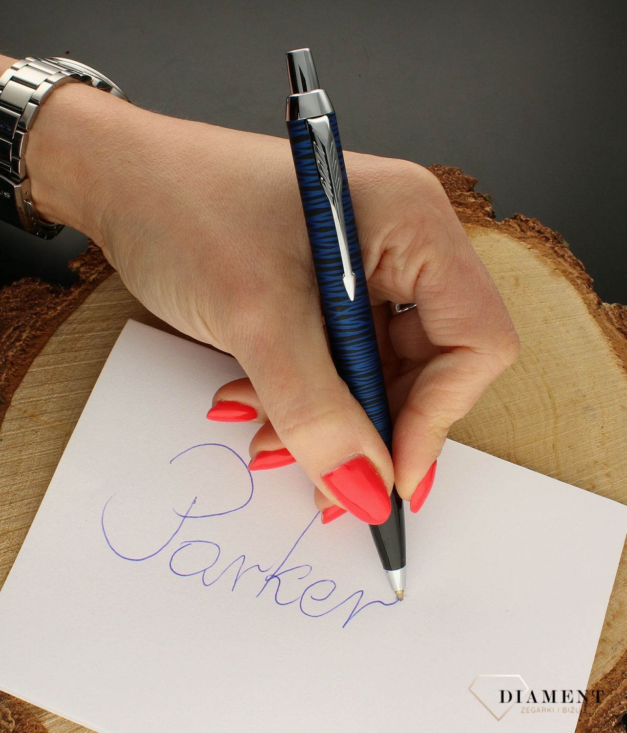 Długopis Parker IM Blue Origin Edycja Specjalna 2073476 DŁUGOPIS 2073476. Długopis, który najchętniej wybierany jest przez studentów i lekarzy. To Parker IM Czarny z niebieskim wzorem. Długopis Parker idealny na prezent (1).jpg